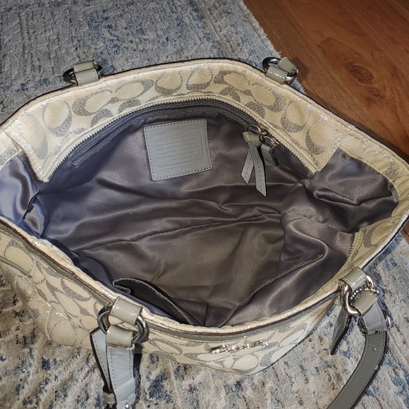 Purse - Picture 5 of 5